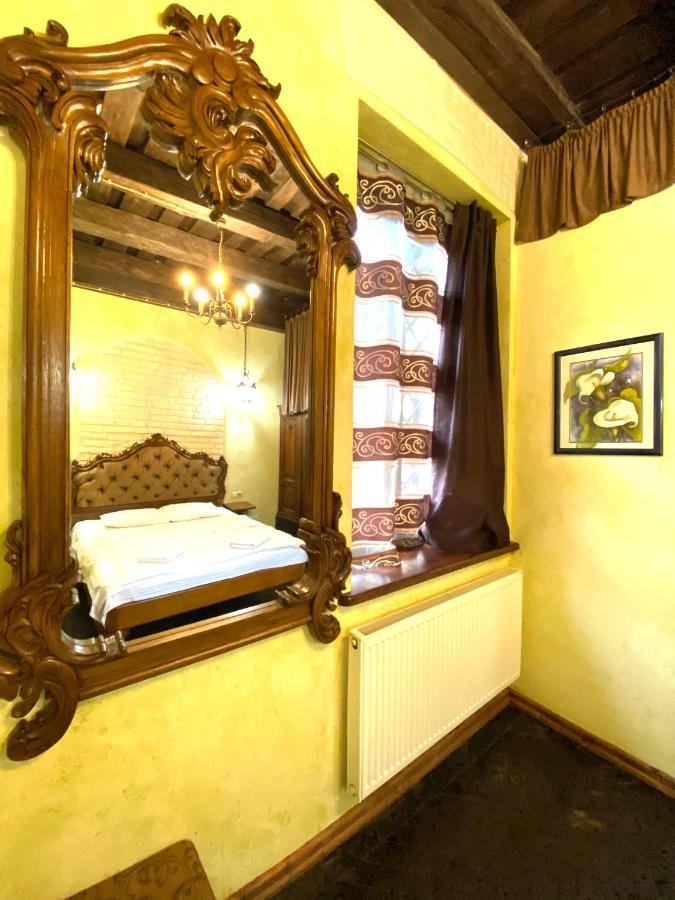 Квартира Подобово На Площі Ринок 39 Lviv Kültér fotó