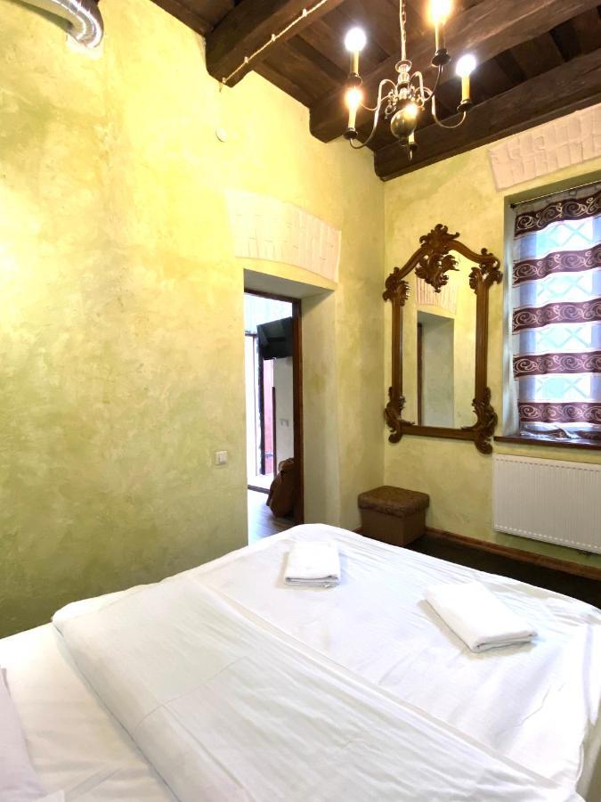 Квартира Подобово На Площі Ринок 39 Lviv Kültér fotó